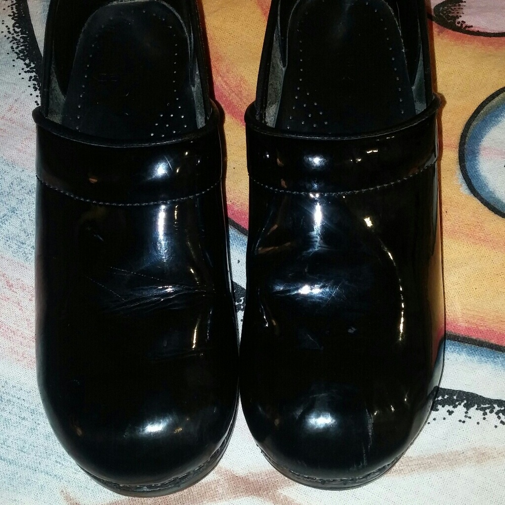 Black danskos